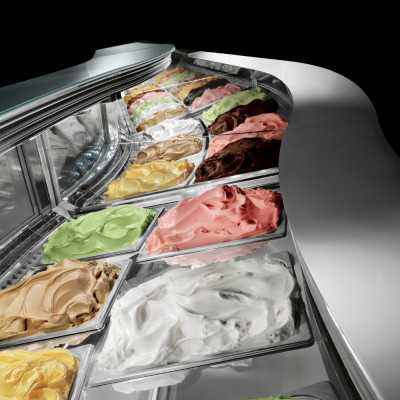 Machine à glace ice cream roll avec 6 bacs GN et amoire réfrigéré